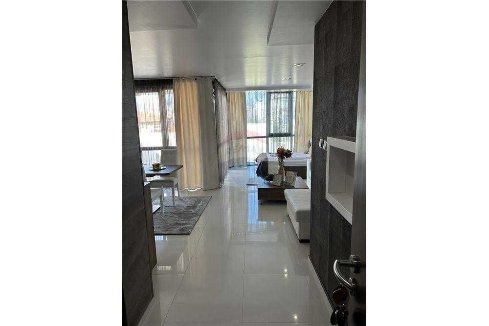 Продава се Тристаен апартамент в Шумен, Математическа гимназия - 117 кв.м за 1411 €/кв.м - Снимка #2