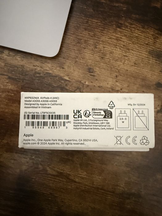 Apple AirPods 4 ANC – с кутия и документ, за ремонт / части