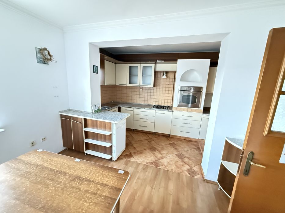 Inchiriez casa zona centrala