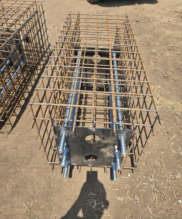 Vand hale metalice conform proiectului dvs