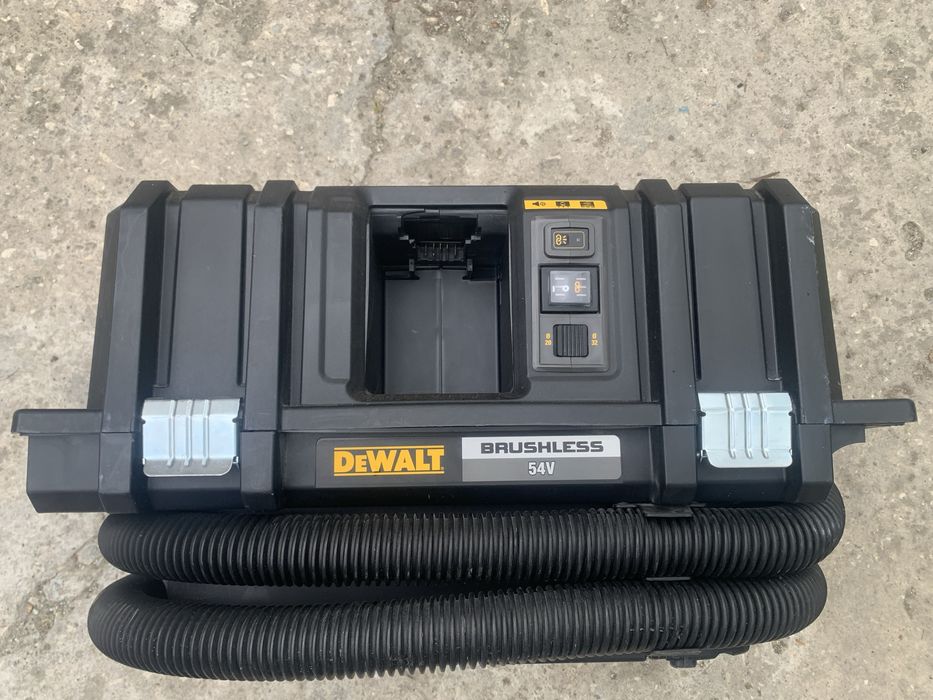 DeWALT DCV 586 M/ безчеткова прахосмукачка/54V/