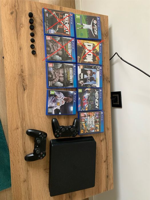 Playstation 4 slim с 2 контролера, игри + ПОДАРЪК