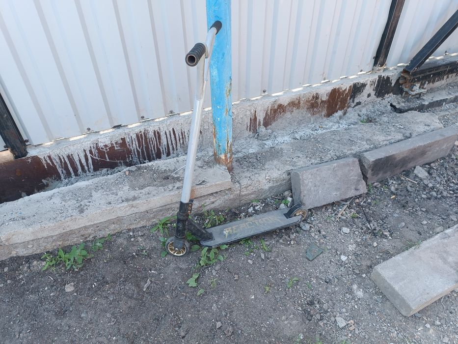 Продам трюковой самокат