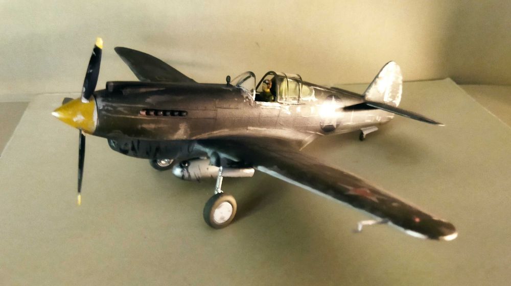 модель самолета Tomahawk1/48 Monogram супер турбо!