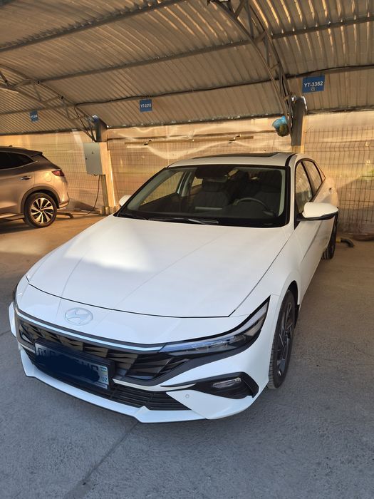 Hundai elantra 2024