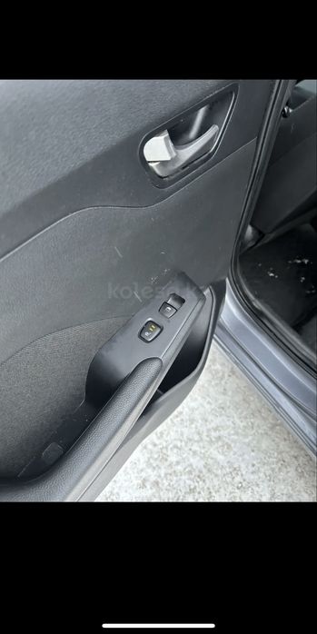 Продаю акцент в отличном состояний