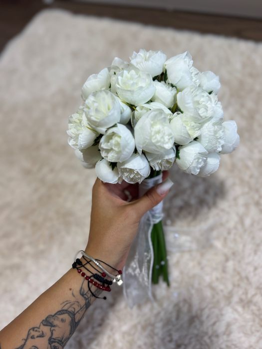 Buchet de bujori artificiali