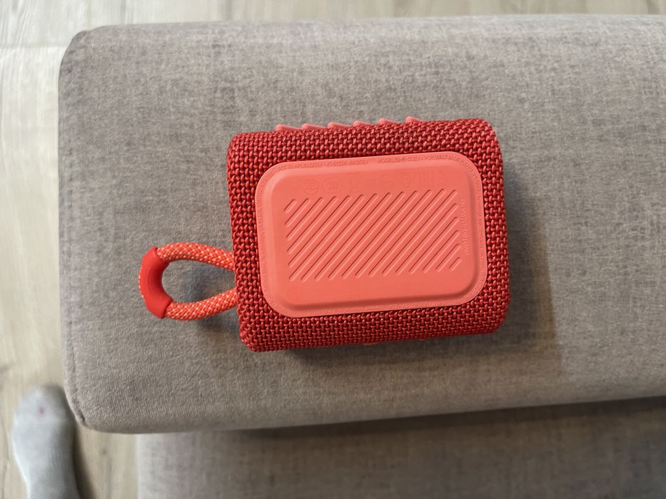 Продам колонку JBL Go 3