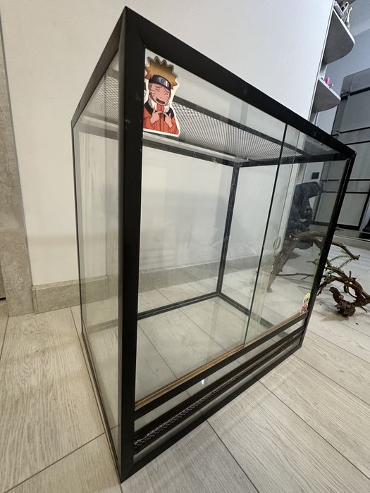 Террариум в хорошем состоянии