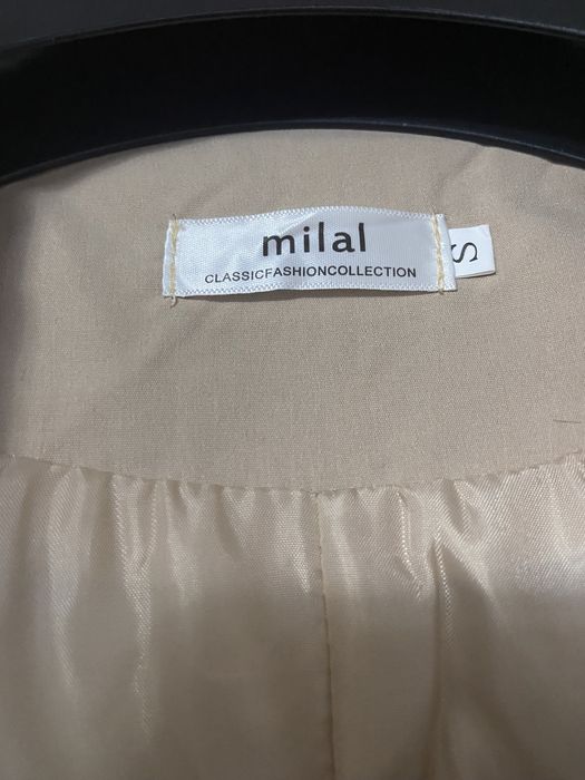 Продам тренч бежевого цвета