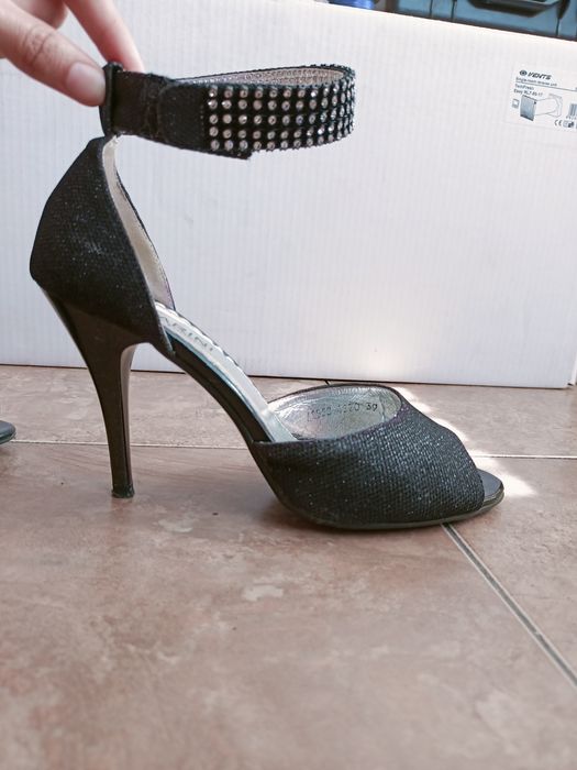 Продам босоножки 39 р