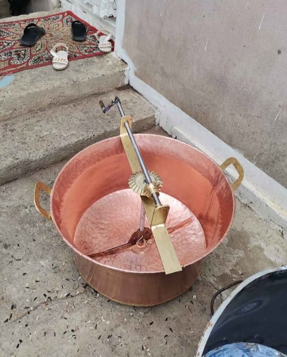 Vand caldari de facut magiun 
Orice capacitate din cupru alimentar 
50