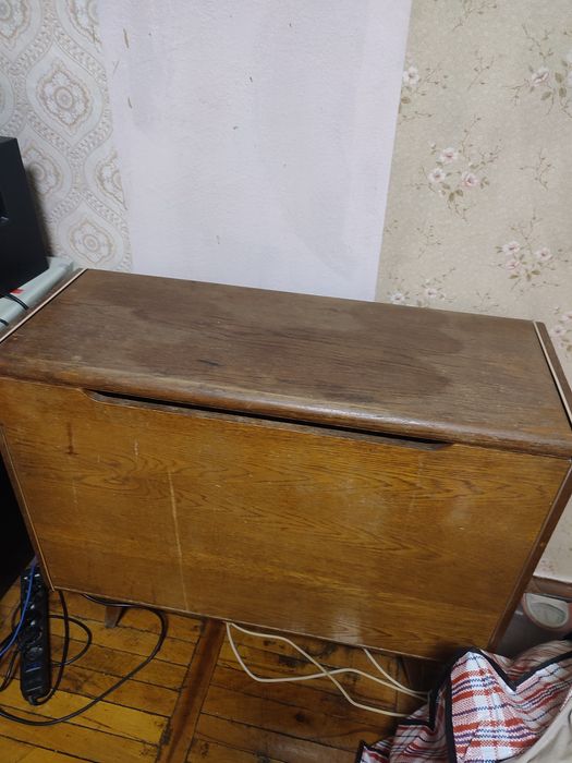 Комод для белья СССР и стол