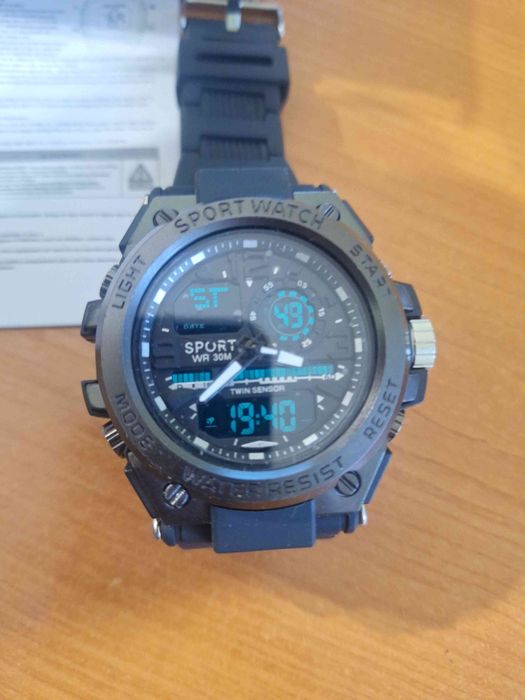 НОВ водоустойчив мъжки спортен часовник