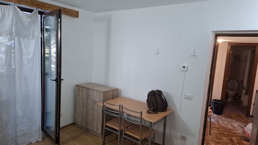 Închiriez apartament