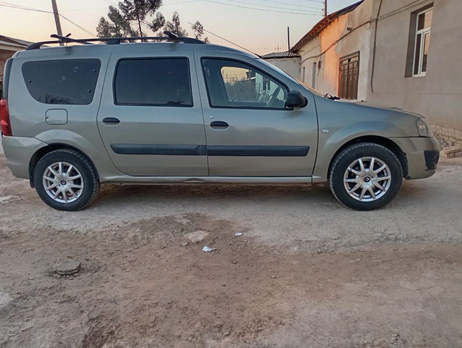 Нормальное состояние, но едет. Без проблем. Метан. 2018 йил 7 мест