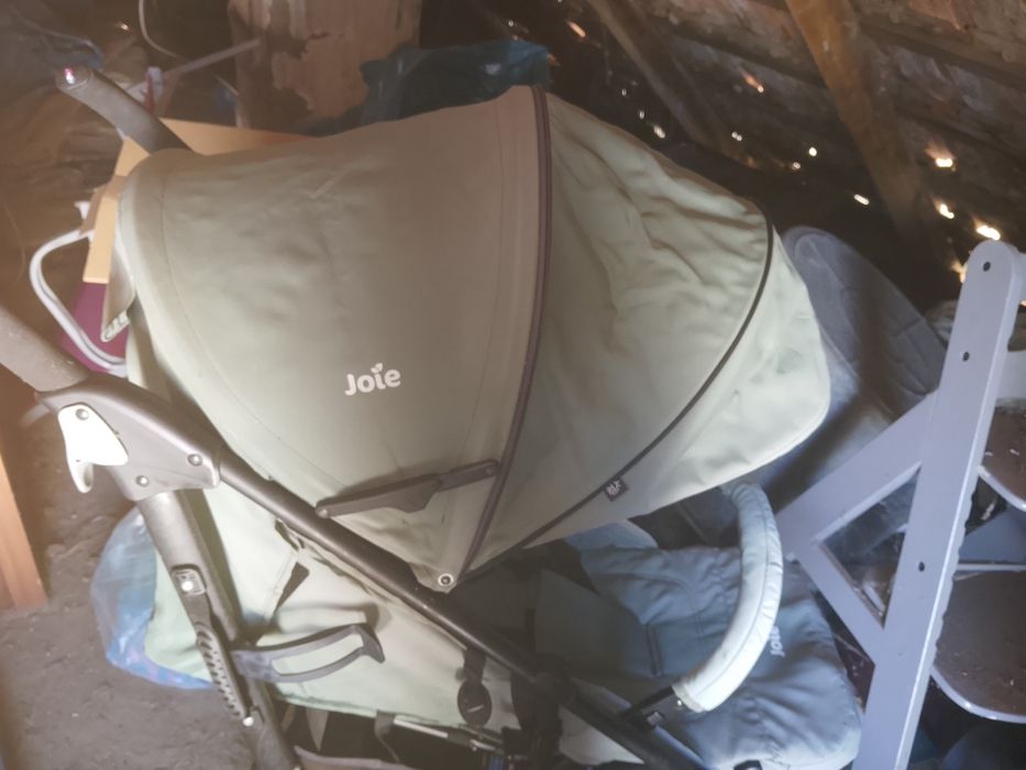 De vanzare carucior joie