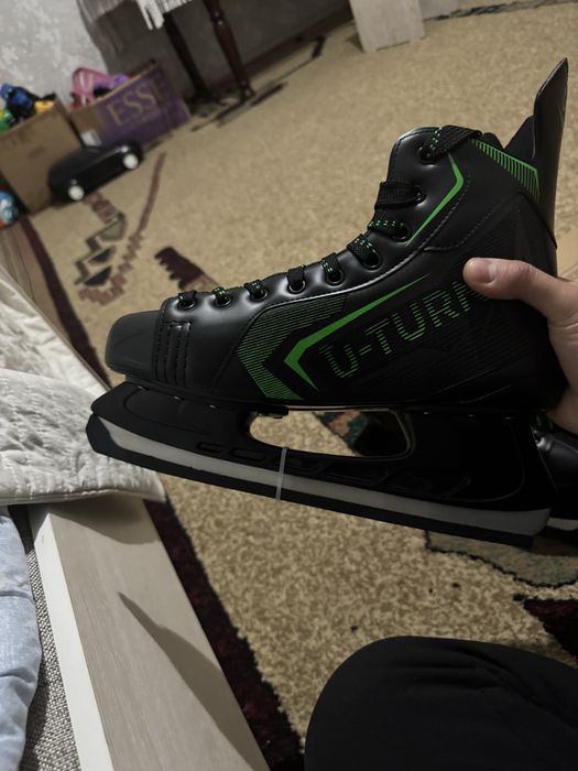 Продам коньки новые