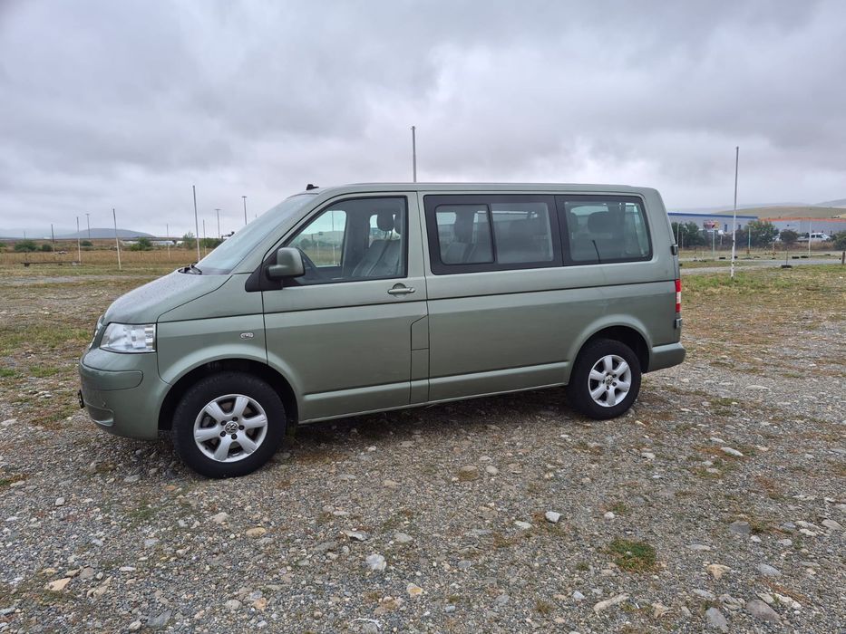 VW T5 Caravelle 8locuri