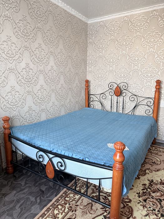 Двухспальная кровать