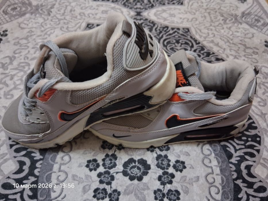 Маратонки Nike Air номер 38 (24 см.)