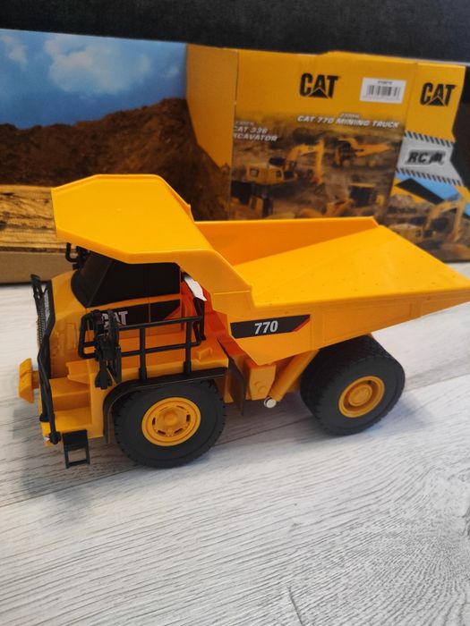 Camion de minerit Carrera CAT 770 cu telecomanda