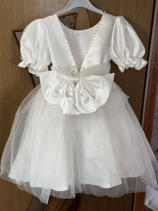 Нарядное платье для девочки 5-6 лет