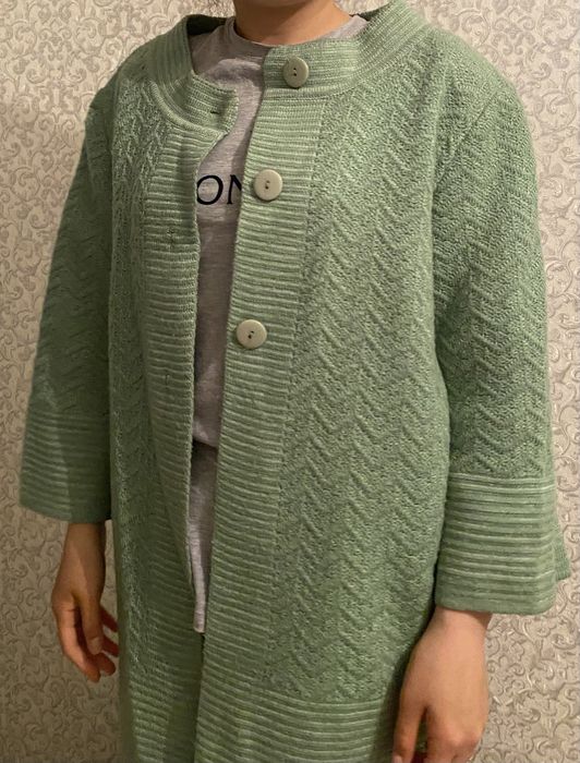 Продаем шубу платье и кардиганы