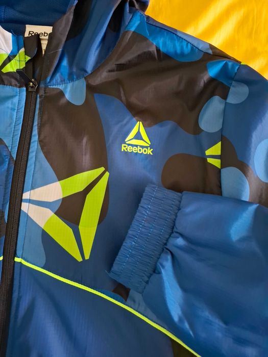 Детски син шушлек REEBOK, размер за 10-15г. и Детска пухкава  Горница!