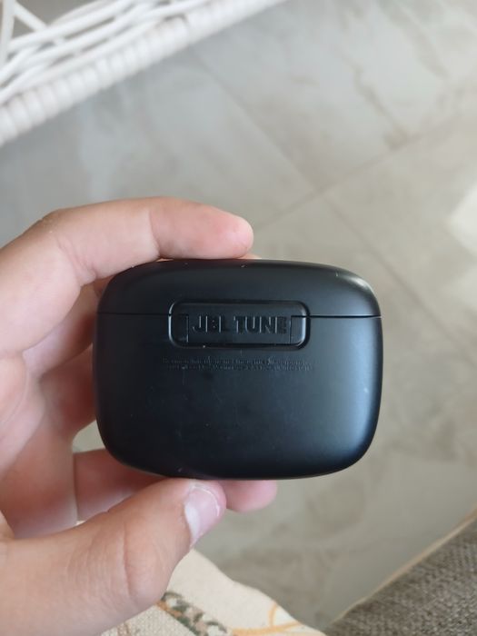 Беспроводные наушники JBL
