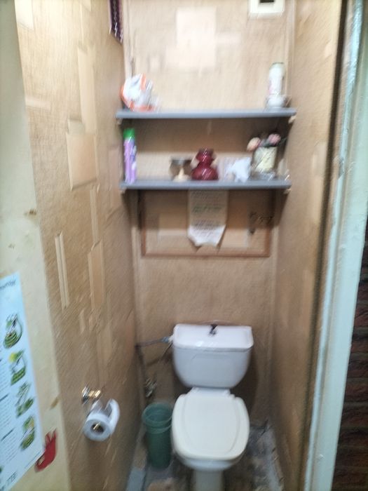 Сдается 1 комната в квартире, для студентов, или семьи без детей.