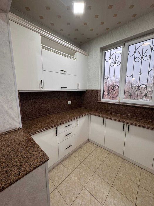 Мирабадский район, массив Куйлюк 4, 4-х комнатная с ремонтом