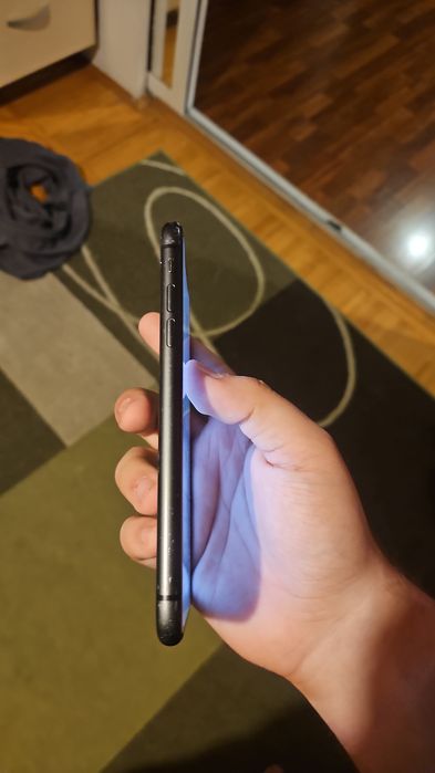 Iphone 11 64gb perfect functional fara icloud