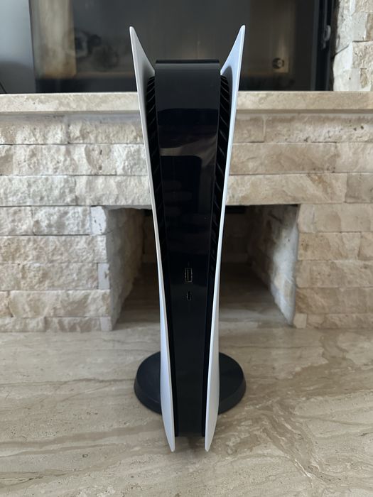 PlayStation 5 (PS5) Digital Edition - Ca Nou, folosit foarte puțin + Cutie