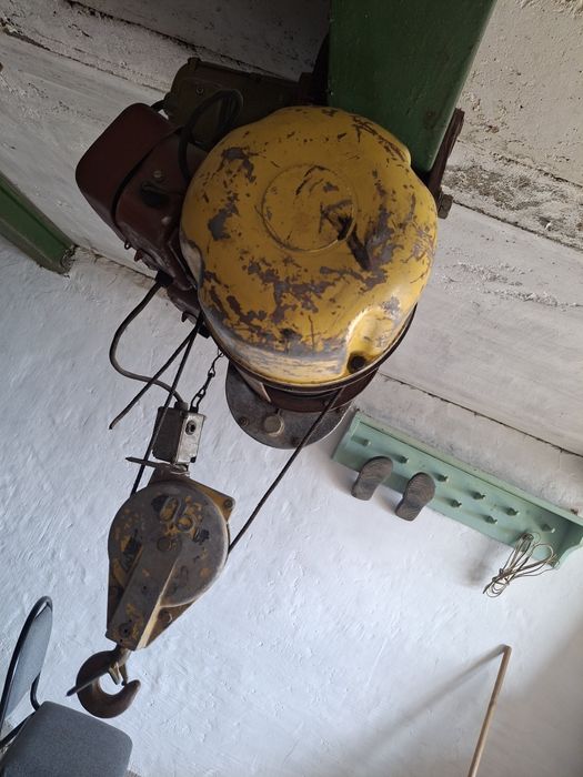 Лебёдка электрическая  советская.