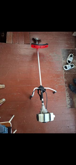 Продаеться газонокасилка