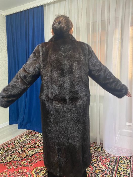 продам шубу норковую