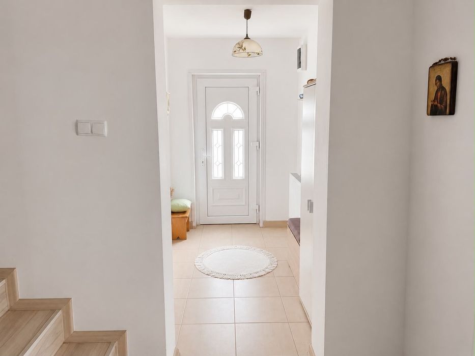 Casă deosebită cu teren de 1.705 mp – Vălenii de Munte, Prahova