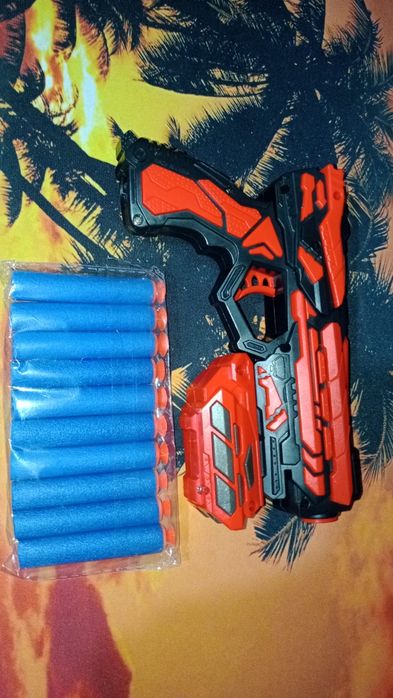 Пистолет бластер + пачка стрел