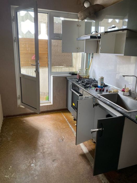 Срочно.  Продается. 3 х комнатная. Чиланзар 15 квартал