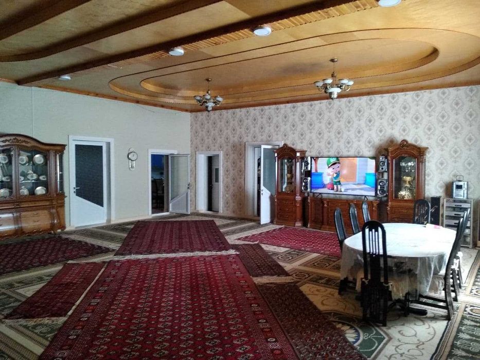 Урганч ш.  Ал-Хоразмий кучасида йул буйида жойлашган уй сотилади