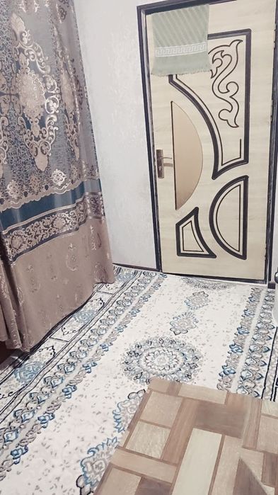 2 Qavatli xovli sotiladi, xamma sharoitlarga ega.