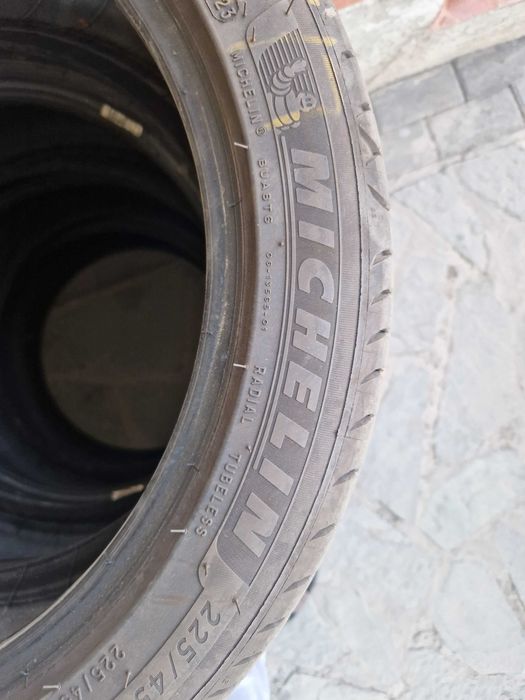 Резина Michelin 225/45/R17