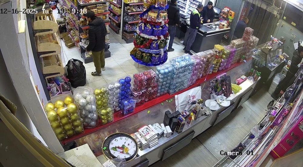 7сотих уй ва 3та ишлаб турган магазин сотилади