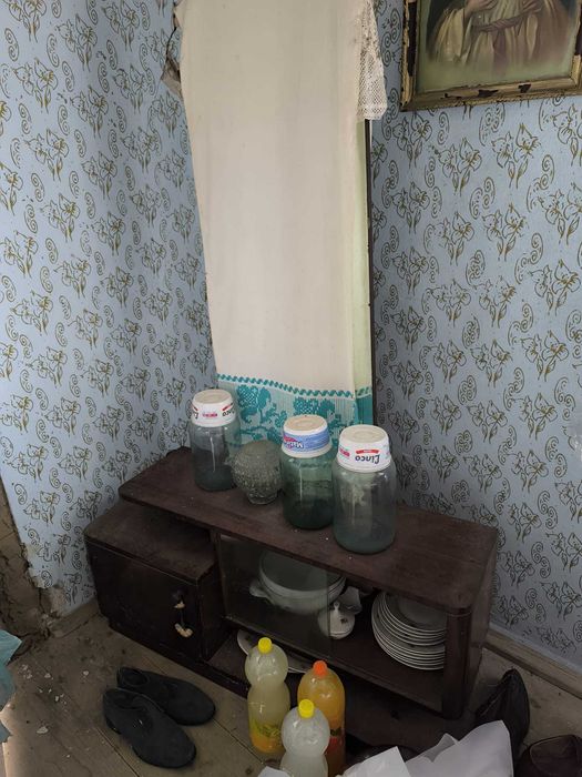 mobila veche din lemn masiv