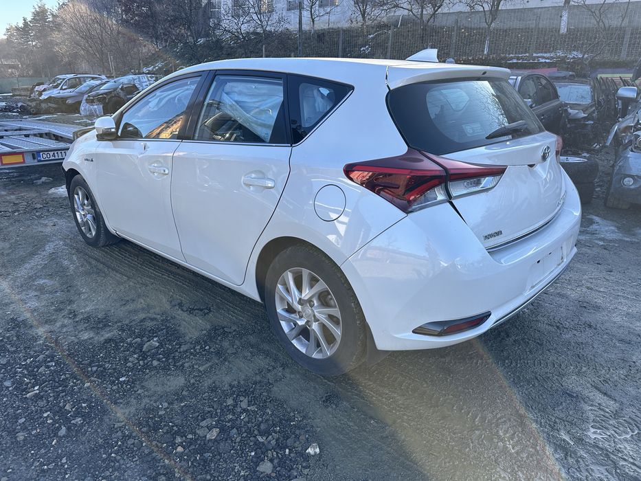 Toyota Auris Тойота Аурис 1.8 hybrid CVT 136 кс 2016г НА ЧАСТИ!