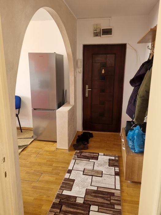 Inchiriez apartament 2 camere