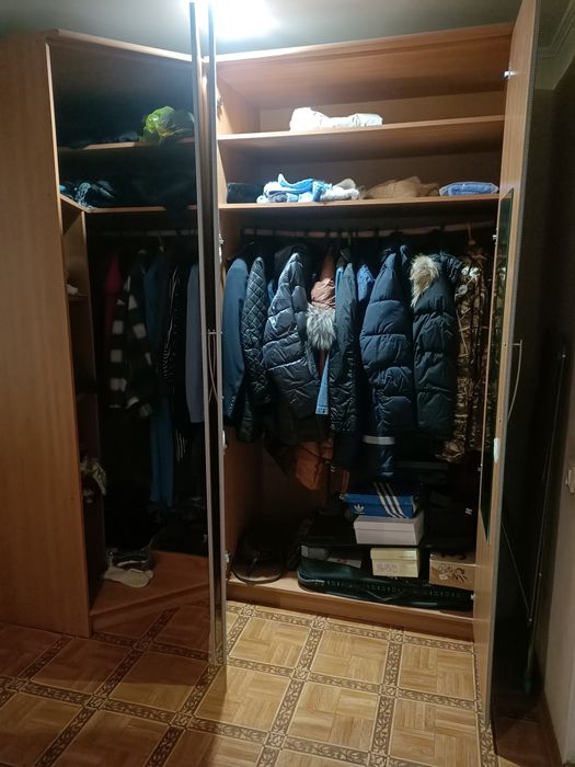 Продам 2 шкафа   б/у в хорошем состоянии