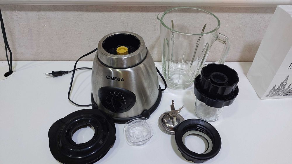 Продаётся блендер Mega me-408