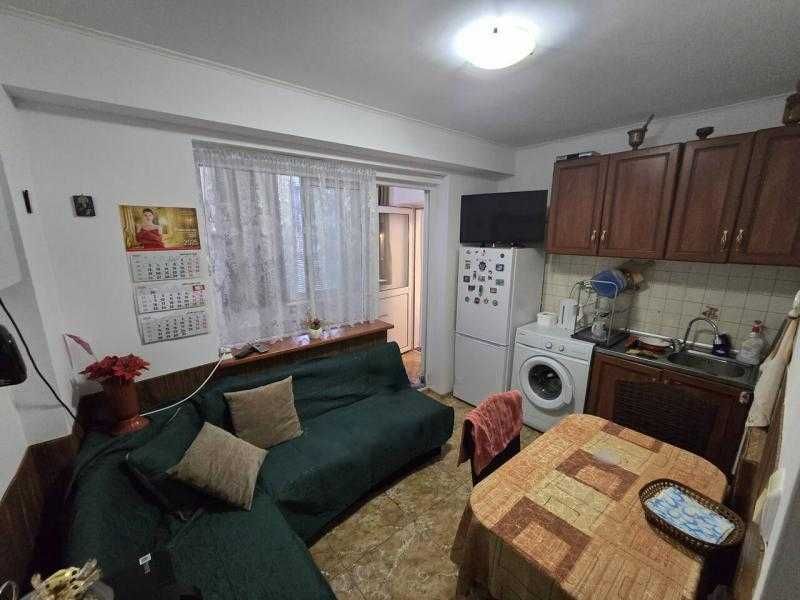 Дава се под наем Двустаен апартамент в Бургас, Славейков - 42 кв.м за 357 € - Снимка #3